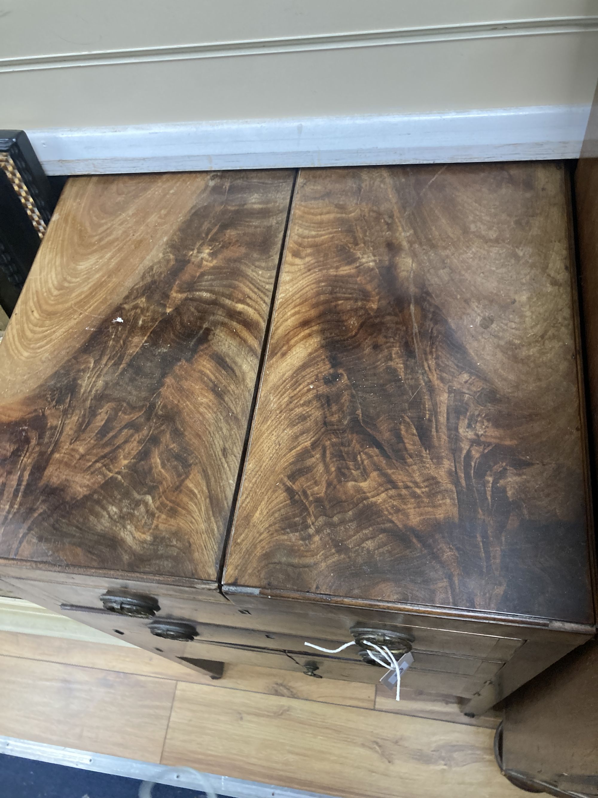 A George III mahogany enclosed washstand / night table, width 50cm, depth 40cm, height 84cm